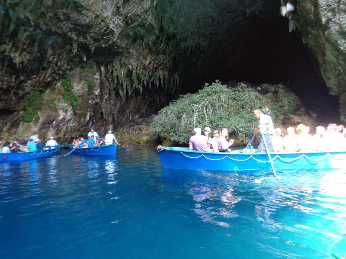 카라보밀로스 Melissani House 빌라 외부 사진