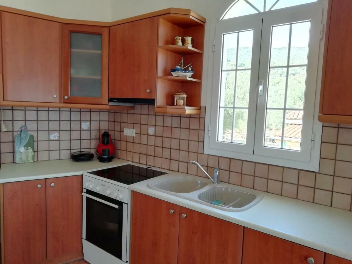 카라보밀로스 Melissani House 빌라 외부 사진