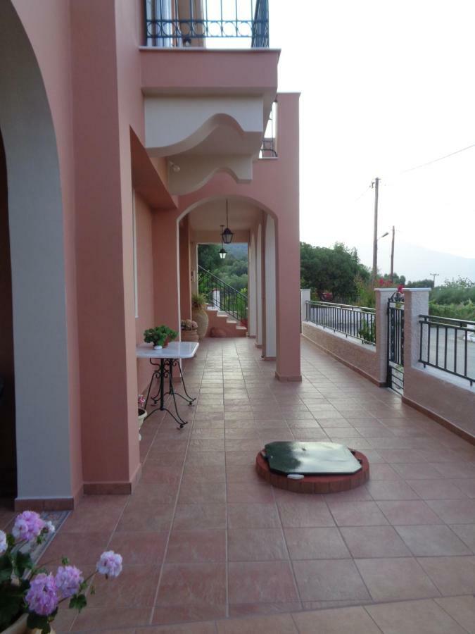 카라보밀로스 Melissani House 빌라 외부 사진