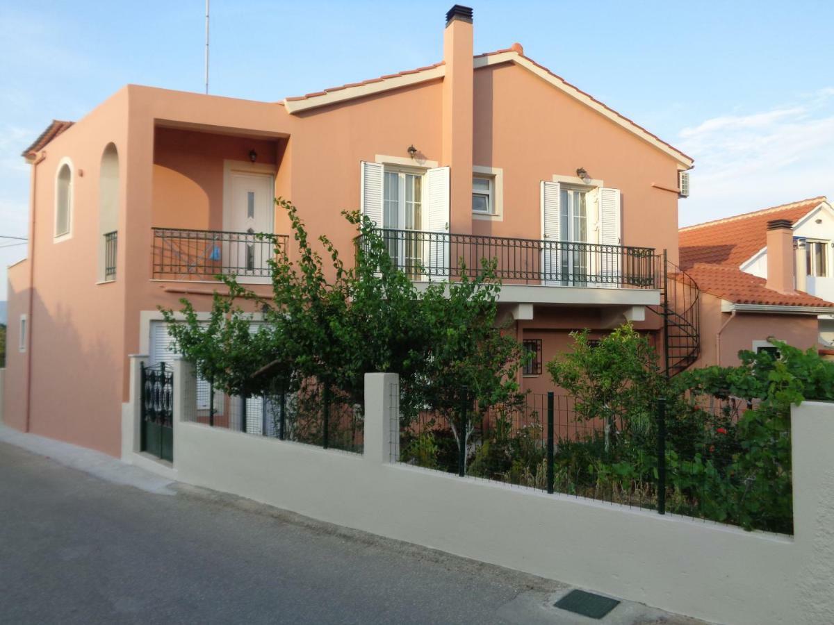 카라보밀로스 Melissani House 빌라 외부 사진